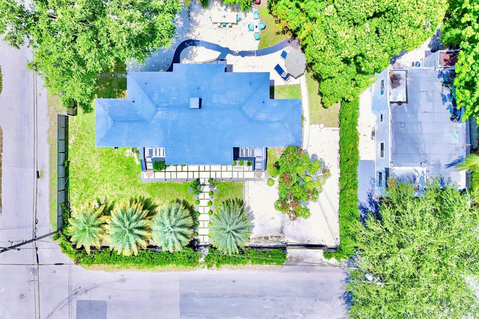 מיאמי 3 Seasons At The Carrington 3 Separate 2 Bedroom 1 Bathroom Apartments And A 3 Bedroom 2 Bathroom Villa מראה חיצוני תמונה